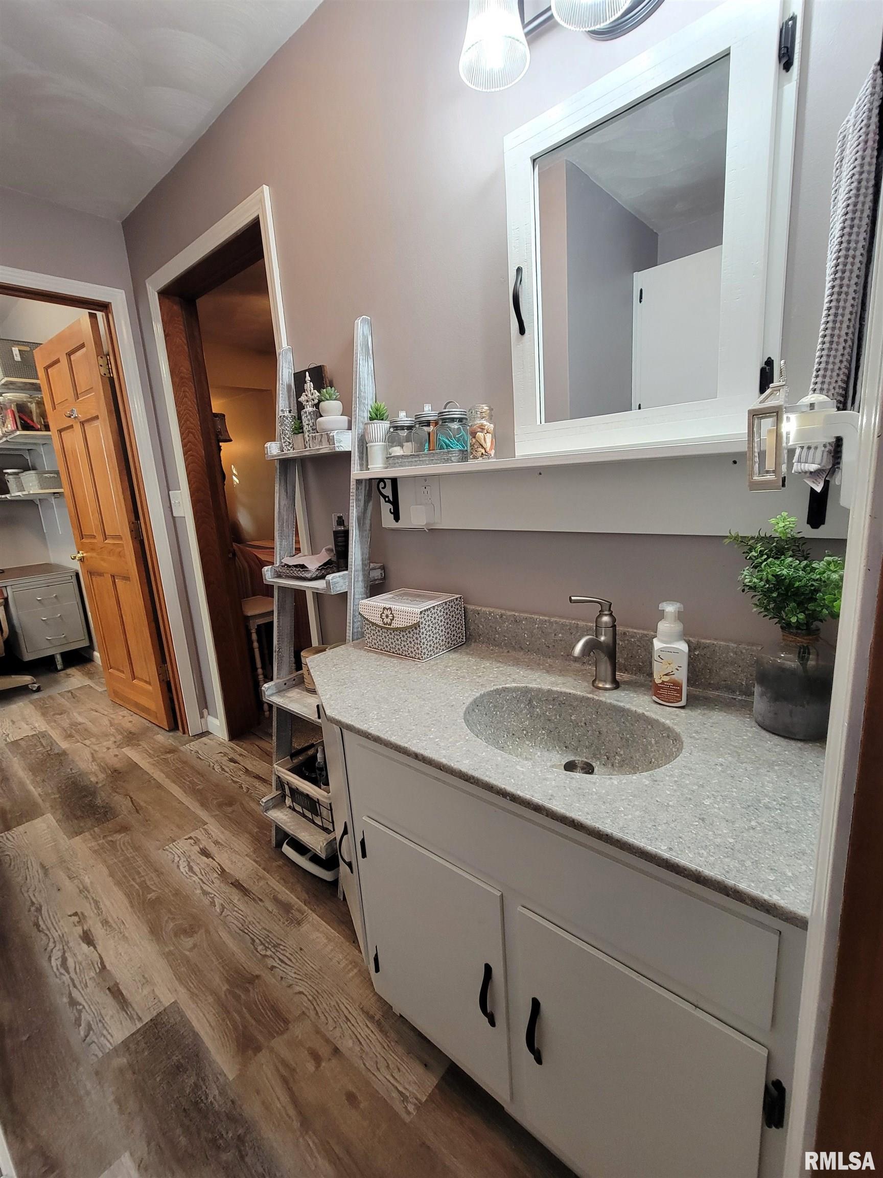 413 East 5th Street Flora, IL 62839 - Photo 64 of 100 Gallery Image 64