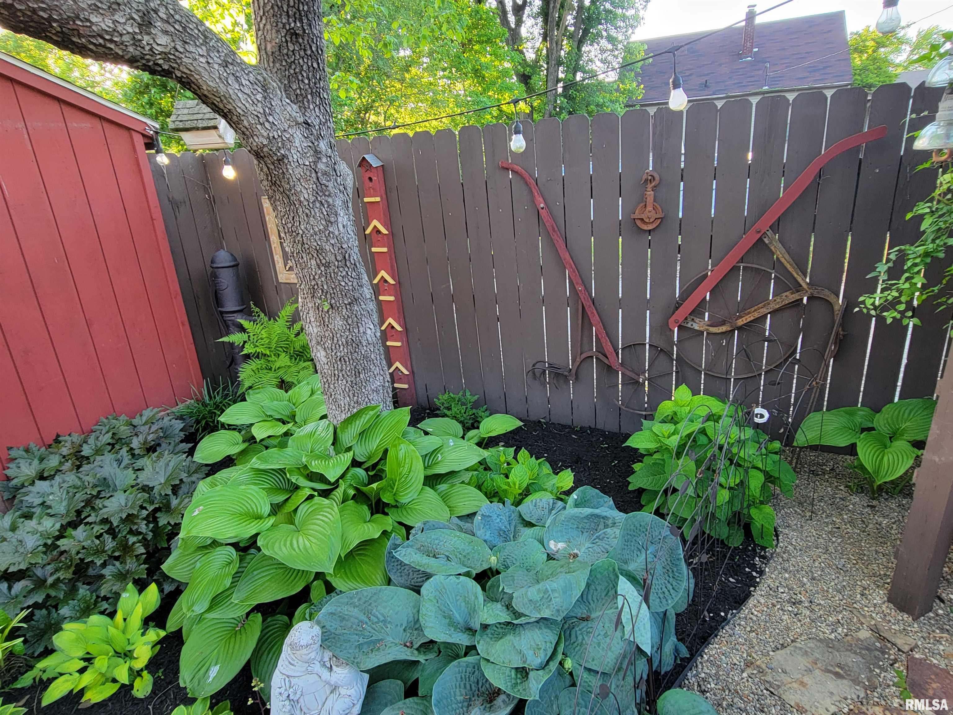413 East 5th Street Flora, IL 62839 - Photo 8 of 100 Gallery Image 8
