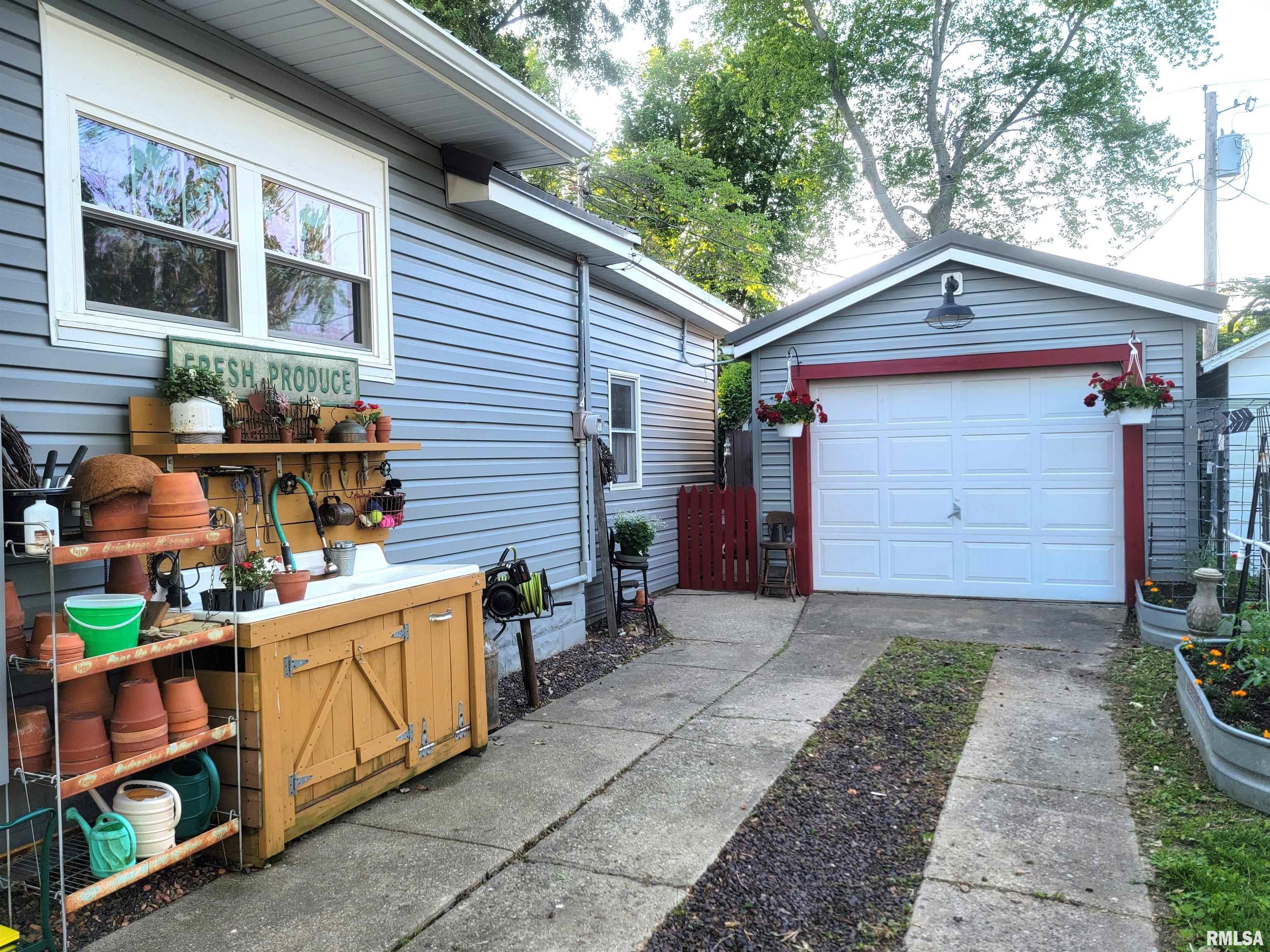 413 East 5th Street Flora, IL 62839 - Photo 84 of 100 Gallery Image 84