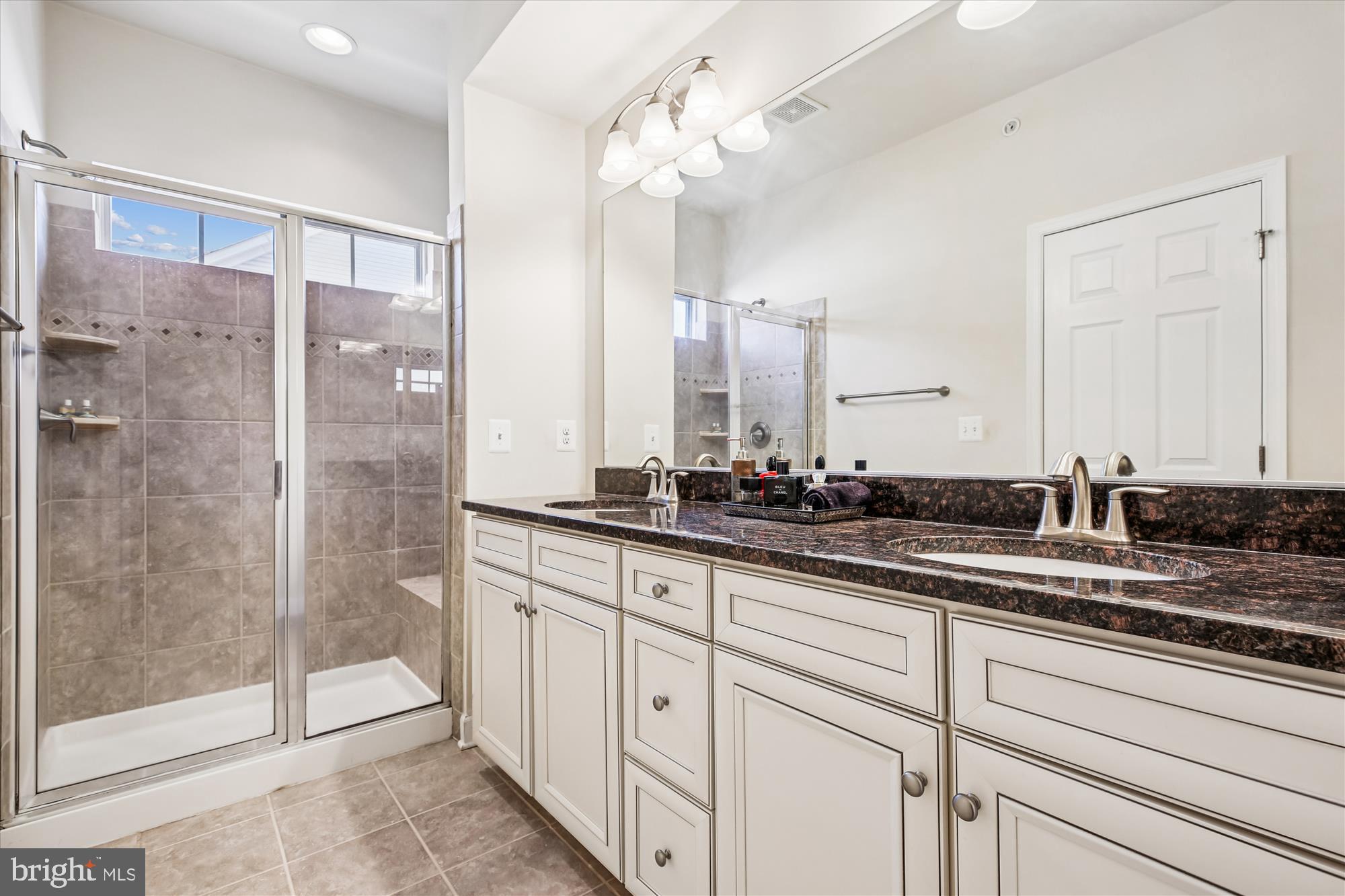 15812 Coolidge Avenue Silver Spring, MD 20906 - Photo 21 of 31 Primary bath