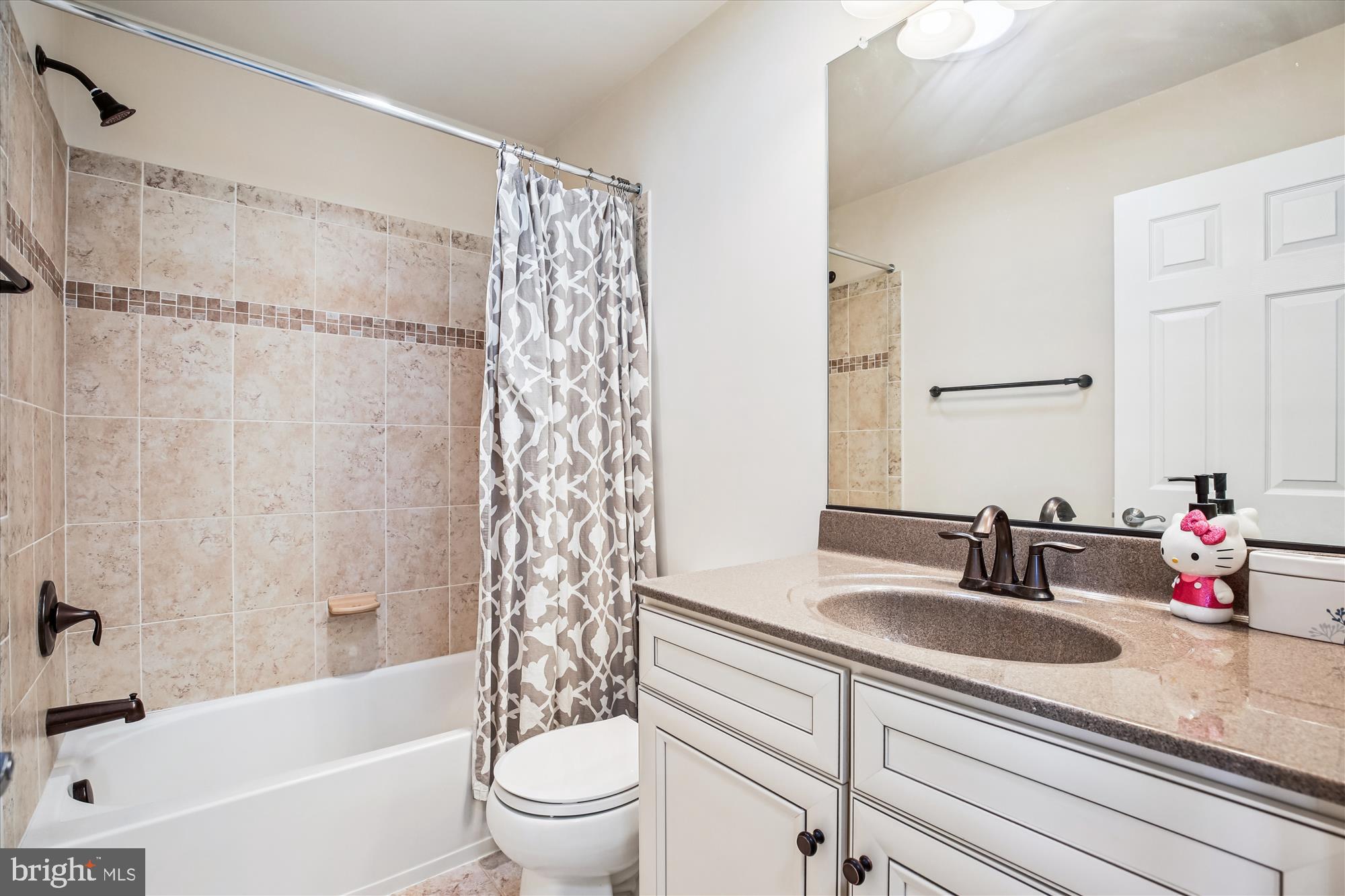 15812 Coolidge Avenue Silver Spring, MD 20906 - Photo 22 of 31 Hall bath