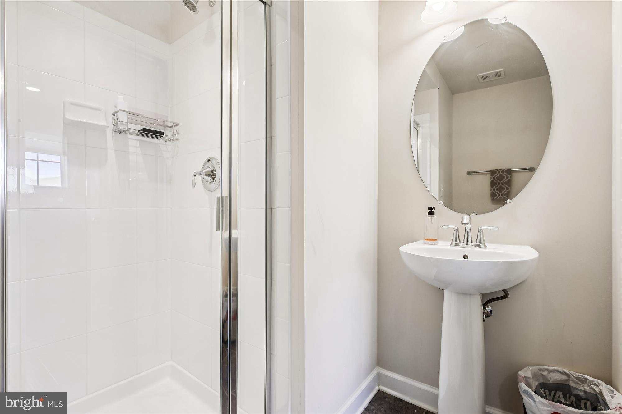 15812 Coolidge Avenue Silver Spring, MD 20906 - Photo 4 of 31 Entry level full bath