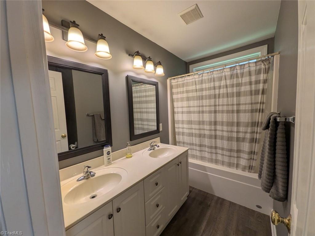 1702 Lakeland Point High Point, NC 27265 - Photo 38 of 50