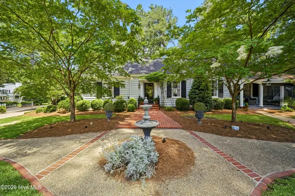 $465,000 | 601 Sterlingworth Street, Windsor, NC 27983