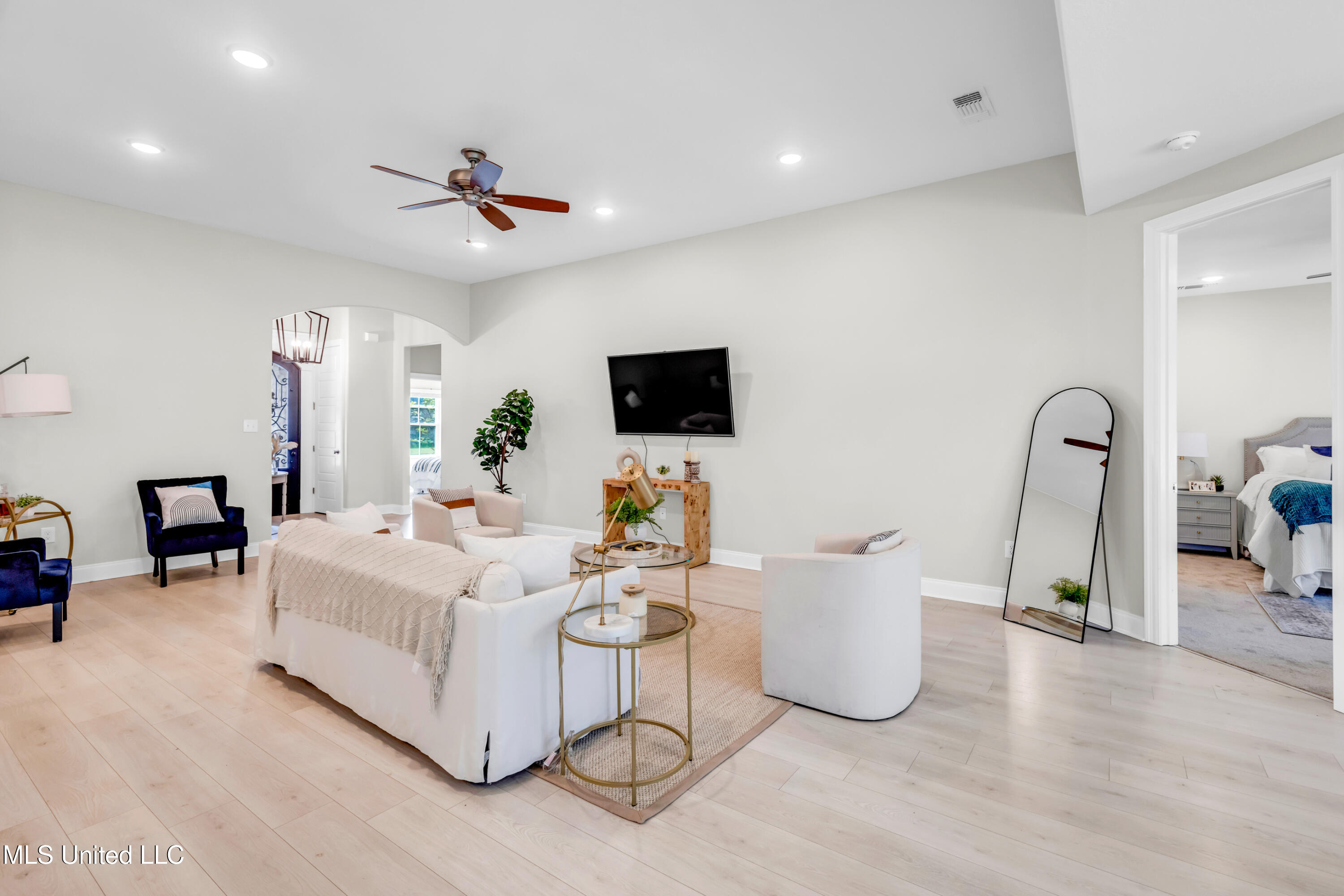 6253 Cypress Lane Biloxi, MS 39532 - Photo 11 of 36 6253CypressLn-15