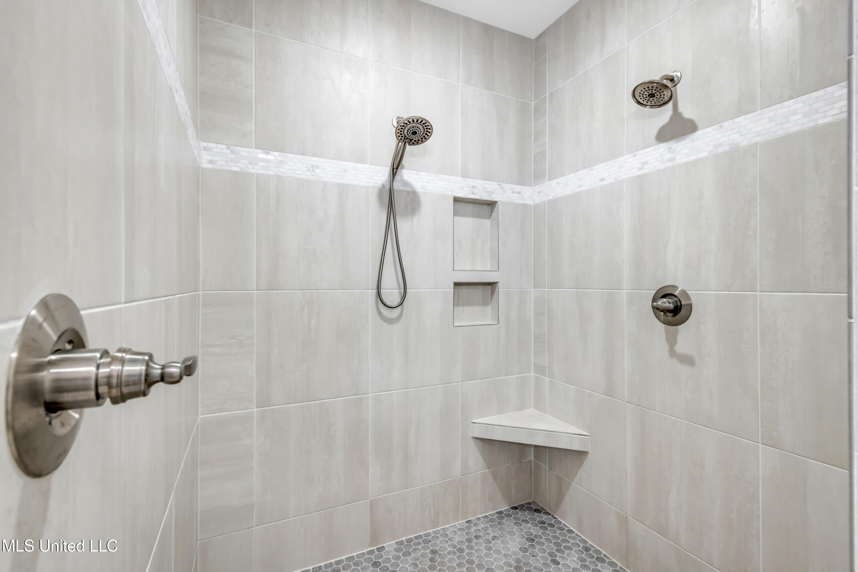 6253 Cypress Lane Biloxi, MS 39532 - Photo 22 of 36 6253CypressLn-29