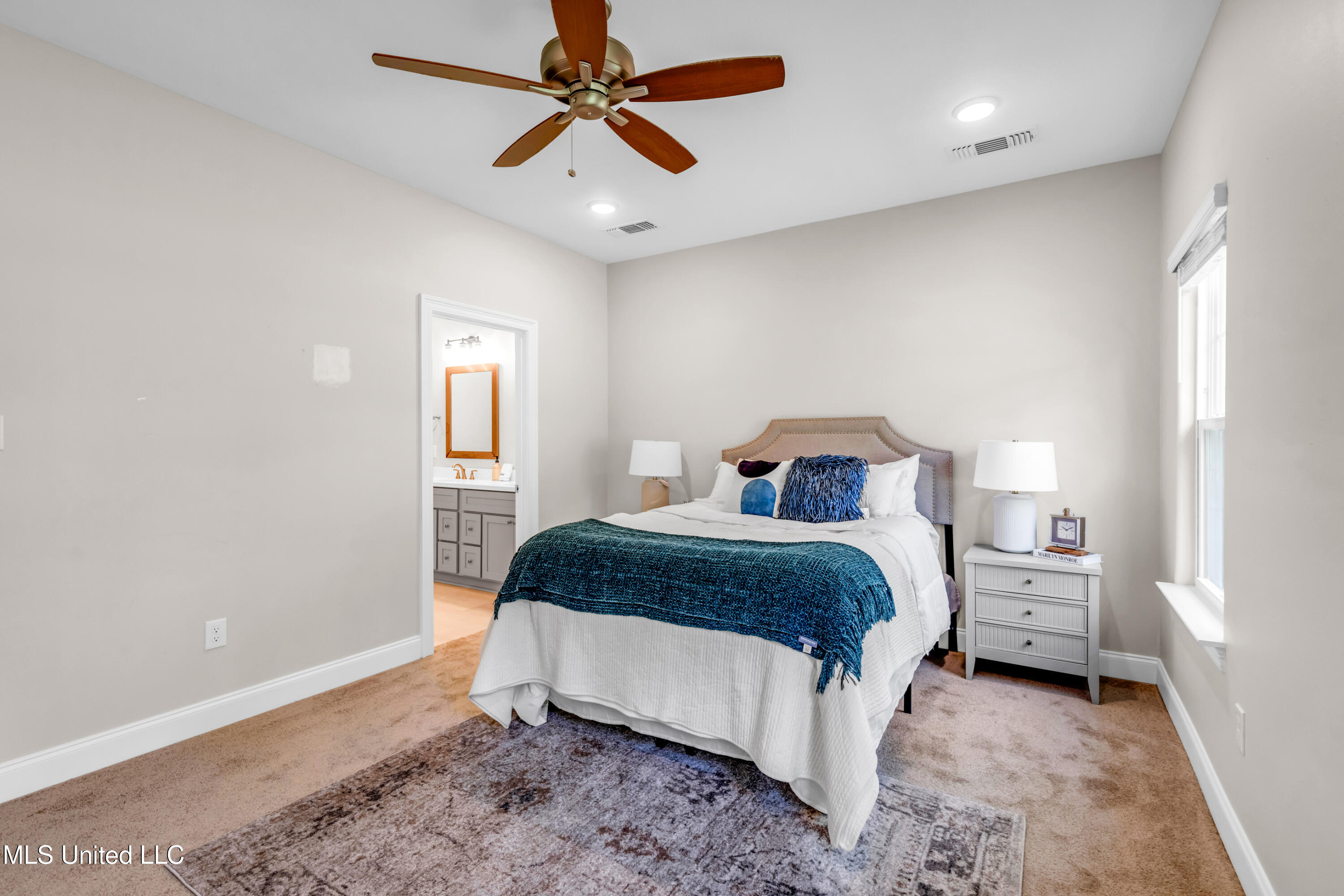 6253 Cypress Lane Biloxi, MS 39532 - Photo 4 of 36 6253CypressLn-26