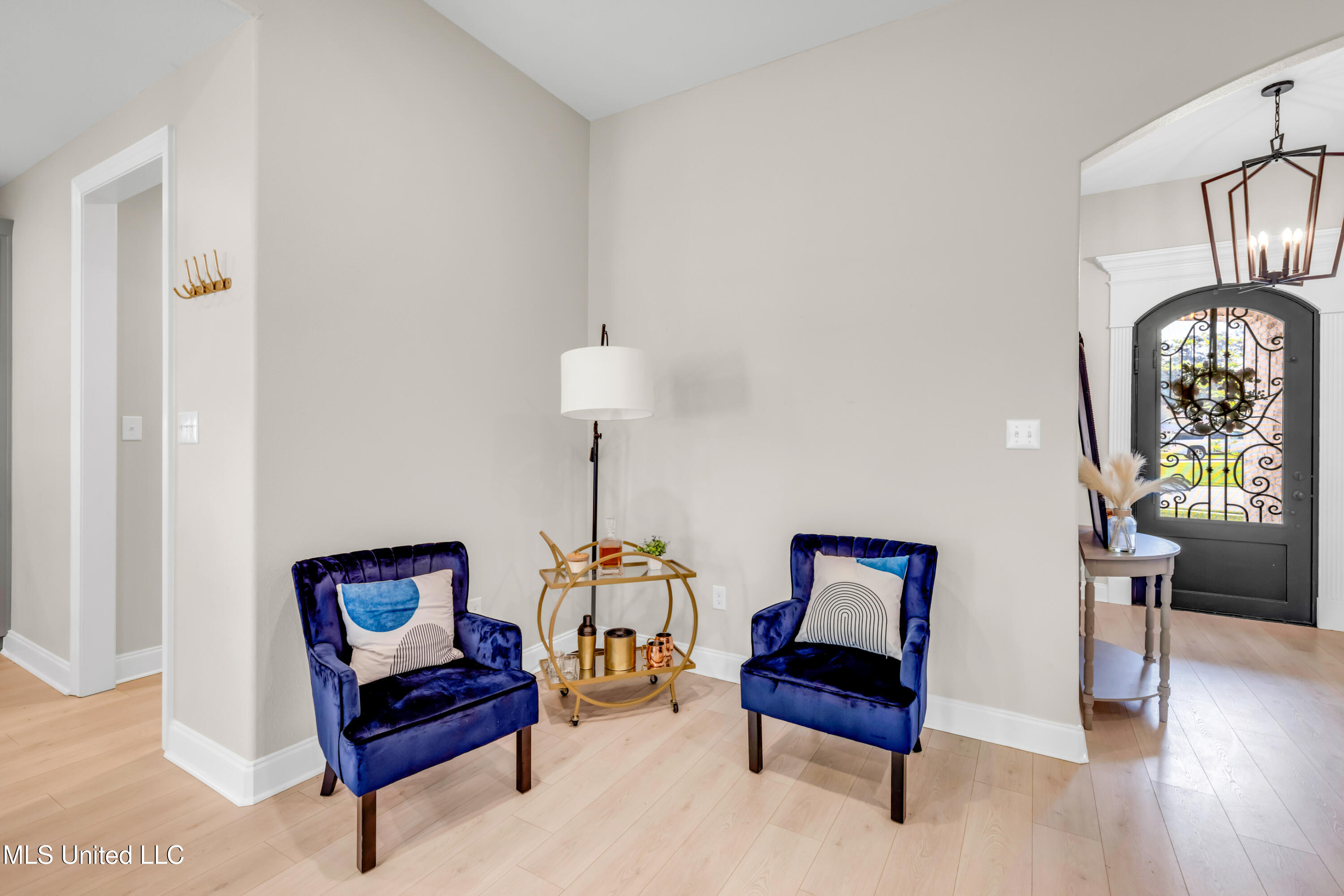 6253 Cypress Lane Biloxi, MS 39532 - Photo 9 of 36 6253CypressLn-17