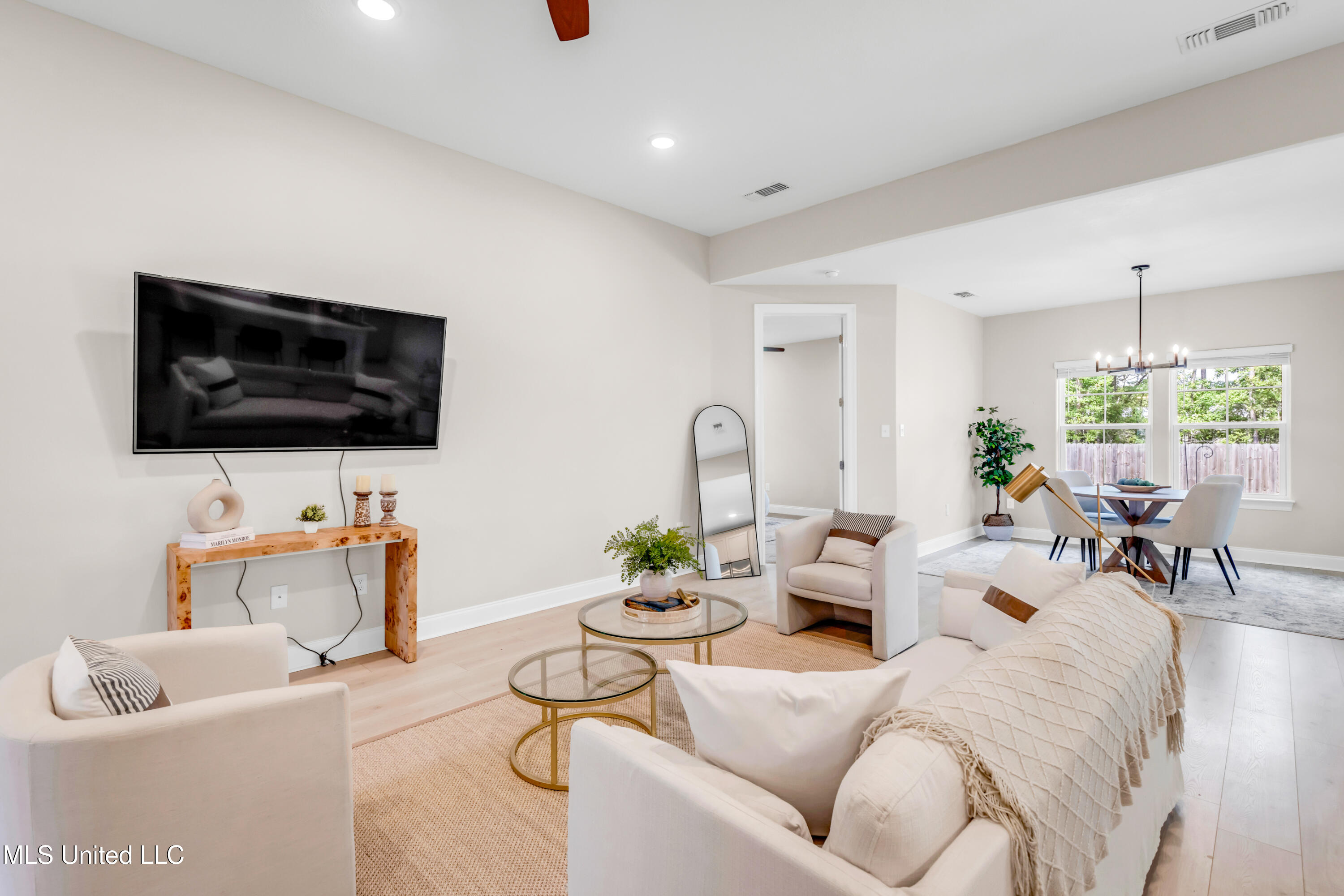 6253 Cypress Lane Biloxi, MS 39532 - Photo 10 of 36 6253CypressLn-16