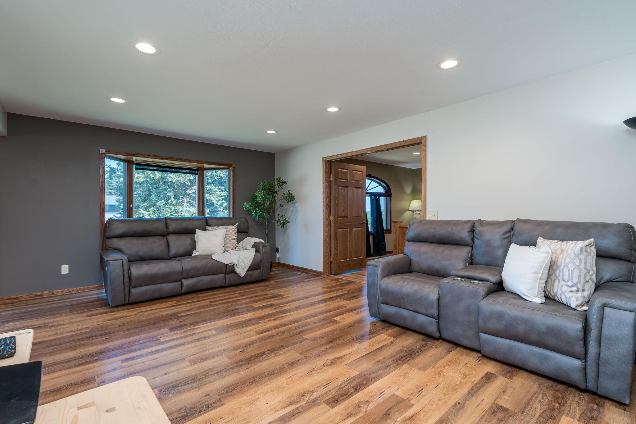 432 3rd Avenue Pemberton, MN 56078 - Photo 3 of 41