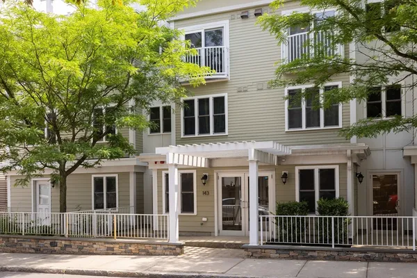 $729,000 | 143 Cedar Street, Unit 6, Somerville, MA 02144