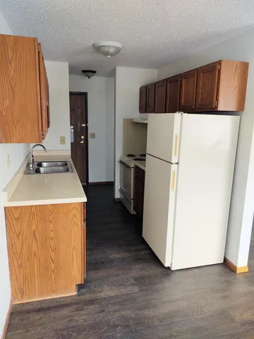 $775 | 222 6th Street Southwest, Unit 12, Madelia, MN 56062