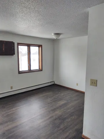 $775 | 222 6th Street Southwest, Unit 12, Madelia, MN 56062