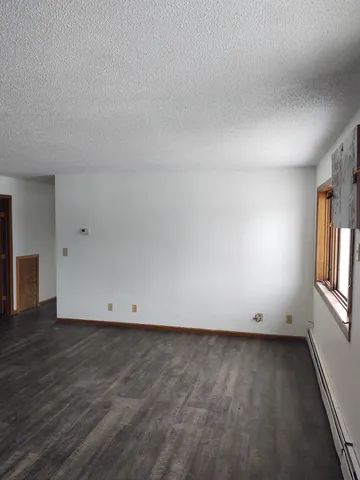$775 | 222 6th Street Southwest, Unit 12, Madelia, MN 56062