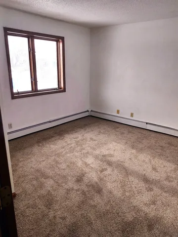 $775 | 222 6th Street Southwest, Unit 12, Madelia, MN 56062