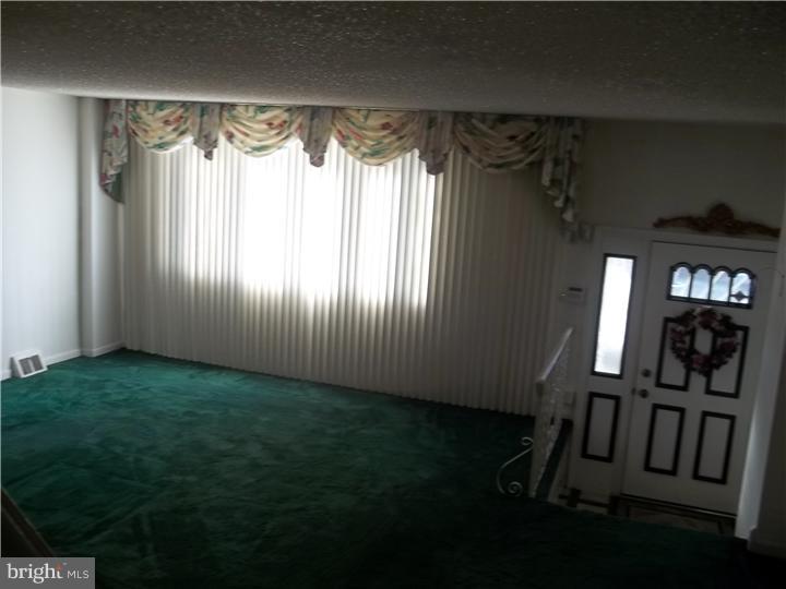 3917 Woodworth Road Brookhaven, PA 19015 - Photo 2 of 15 Living Room