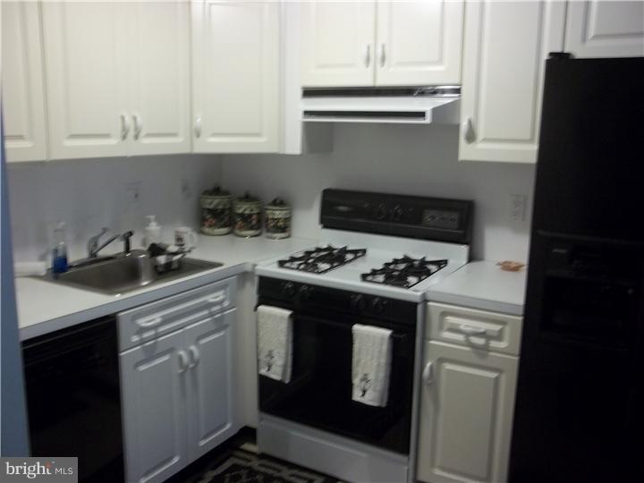 3917 Woodworth Road Brookhaven, PA 19015 - Photo 12 of 15 Kitchen