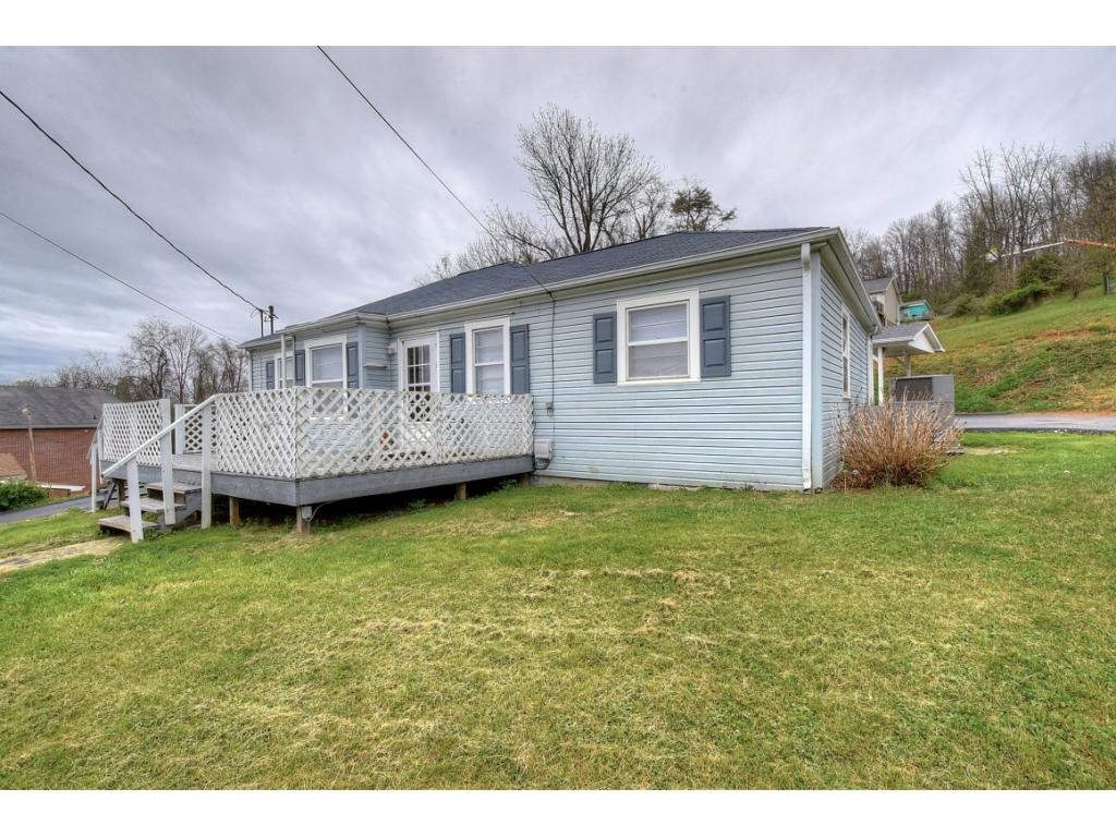 1513 Siam Road Elizabethton, TN 37643 - Photo 2 of 20 Photo 2