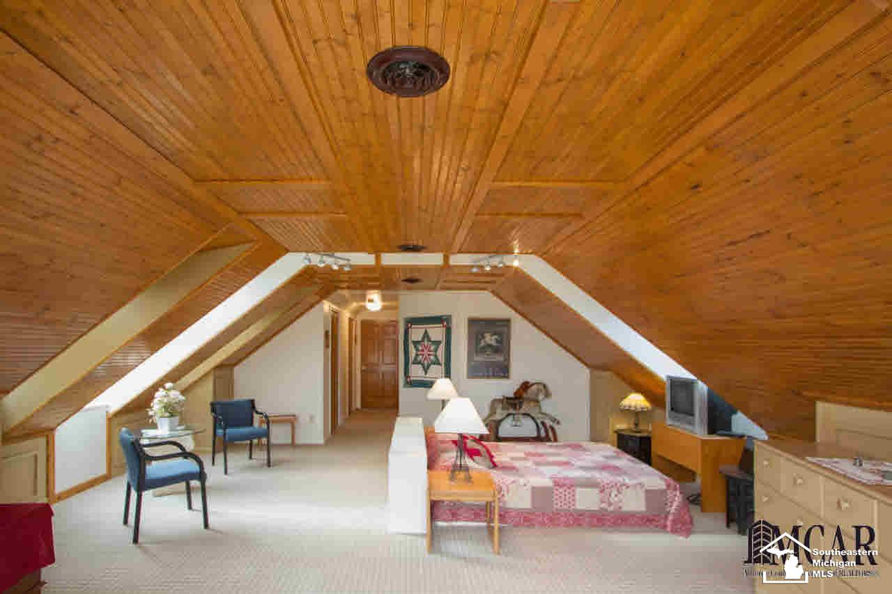 9255 Crabb Road Temperance, MI 48182 - Photo 24 of 45 Upstairs bedroom