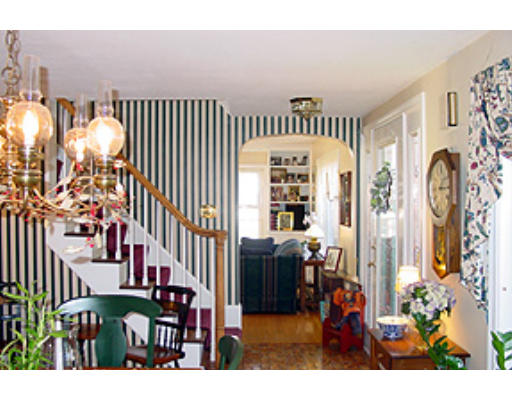 128 Dayton Street Springfield, MA 01118 - Photo 4 of 10 Gallery Image 4