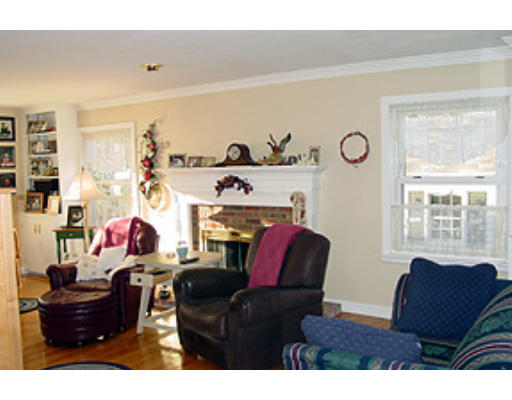 128 Dayton Street Springfield, MA 01118 - Photo 5 of 10 Gallery Image 5