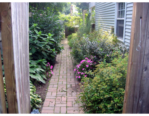 128 Dayton Street Springfield, MA 01118 - Photo 10 of 10 Gallery Image 10