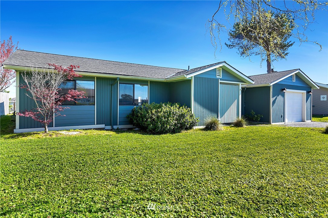 8200 Cowichan Road Blaine, WA 98230 - Photo 1 of 25 Gallery Image 1