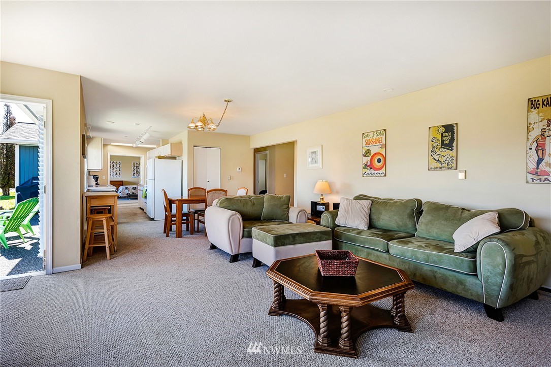8200 Cowichan Road Blaine, WA 98230 - Photo 4 of 25 Gallery Image 4