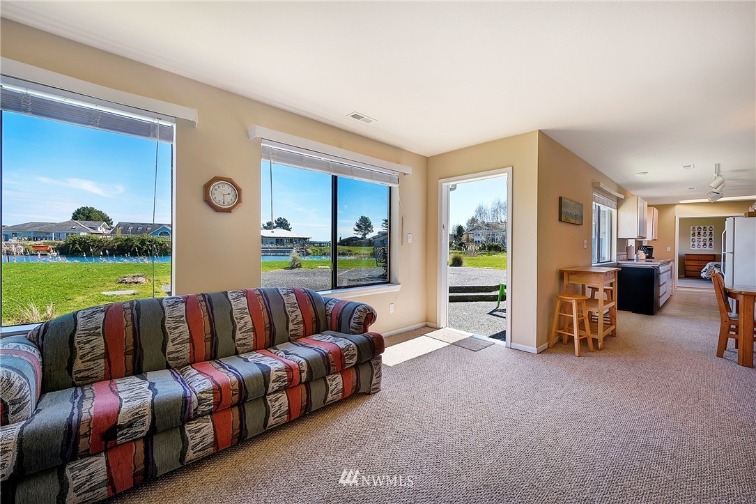 8200 Cowichan Road Blaine, WA 98230 - Photo 5 of 25 Gallery Image 5