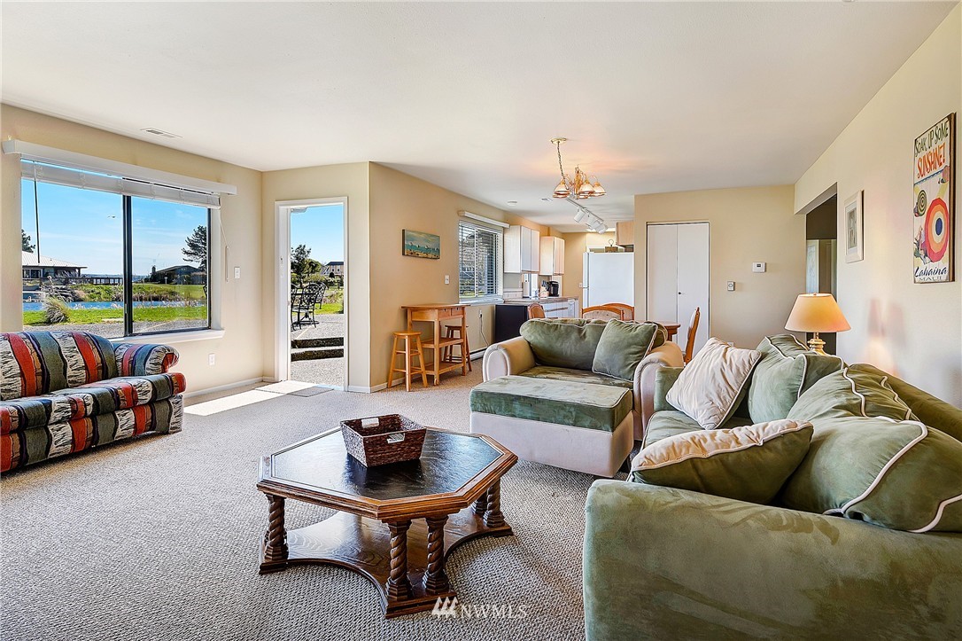 8200 Cowichan Road Blaine, WA 98230 - Photo 7 of 25 Gallery Image 7