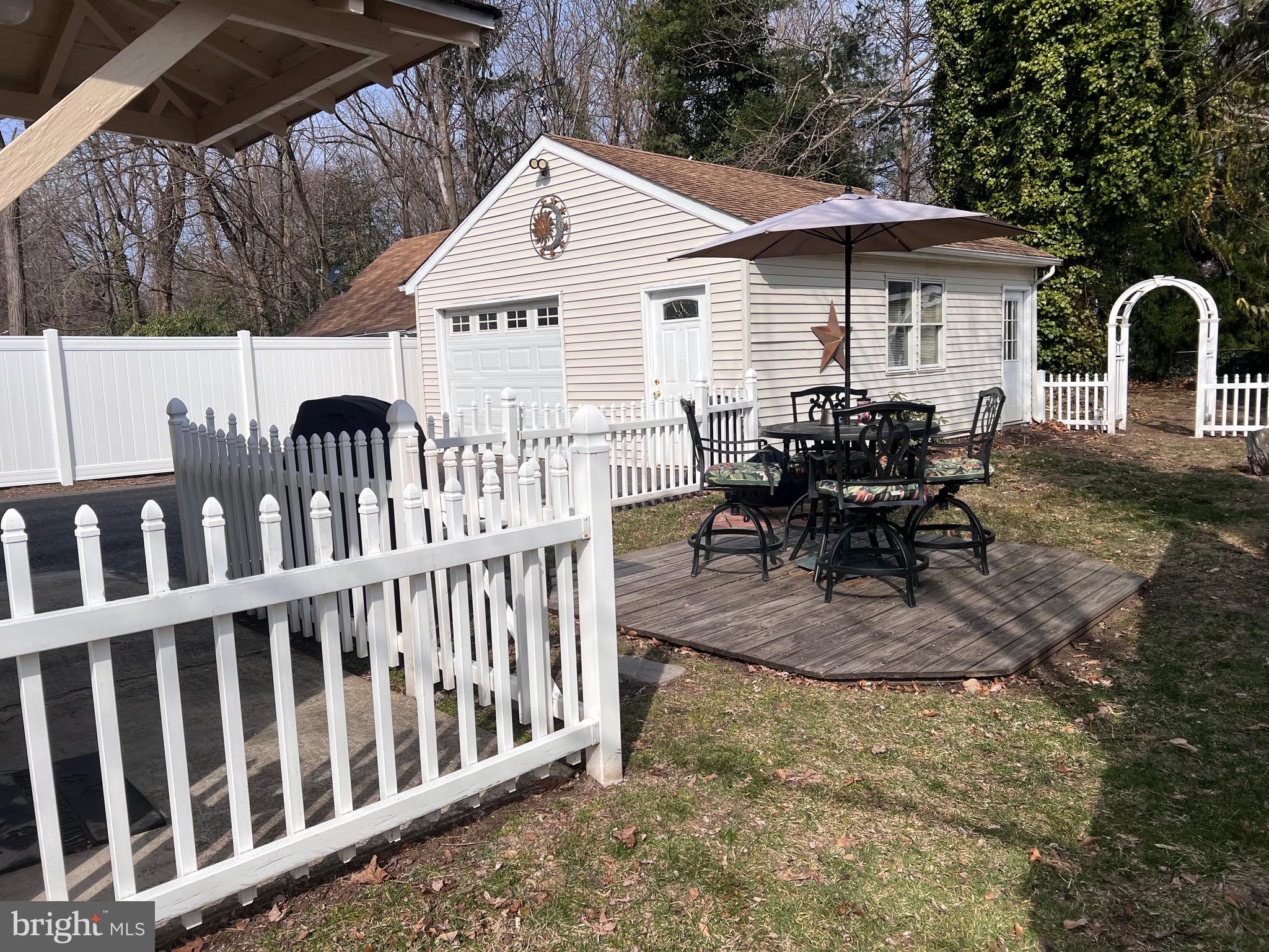 9 Warren Street Edgewater Park, NJ 08010 - Photo 24 of 25 Fenced Yard