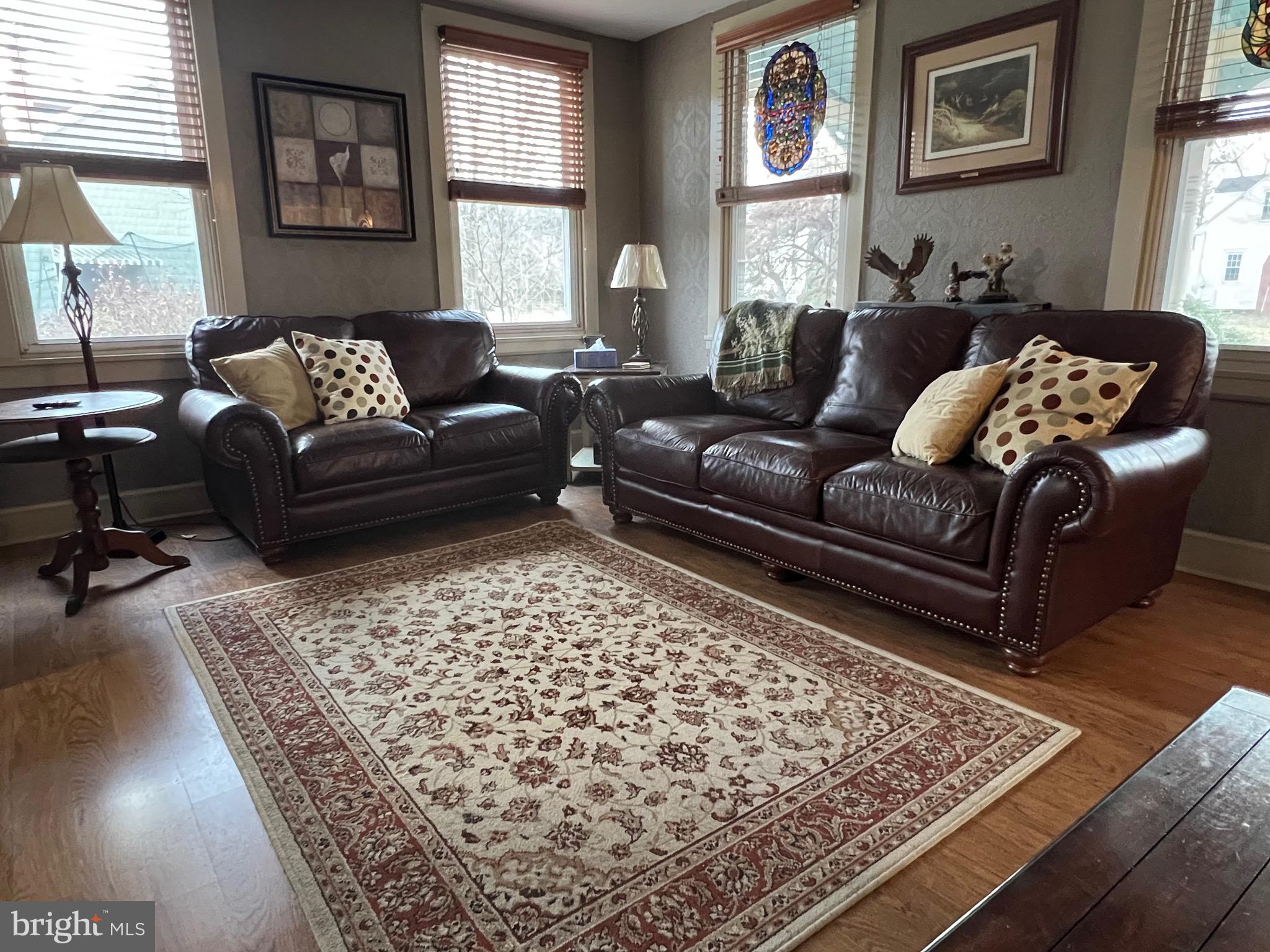 9 Warren Street Edgewater Park, NJ 08010 - Photo 5 of 25 Living room