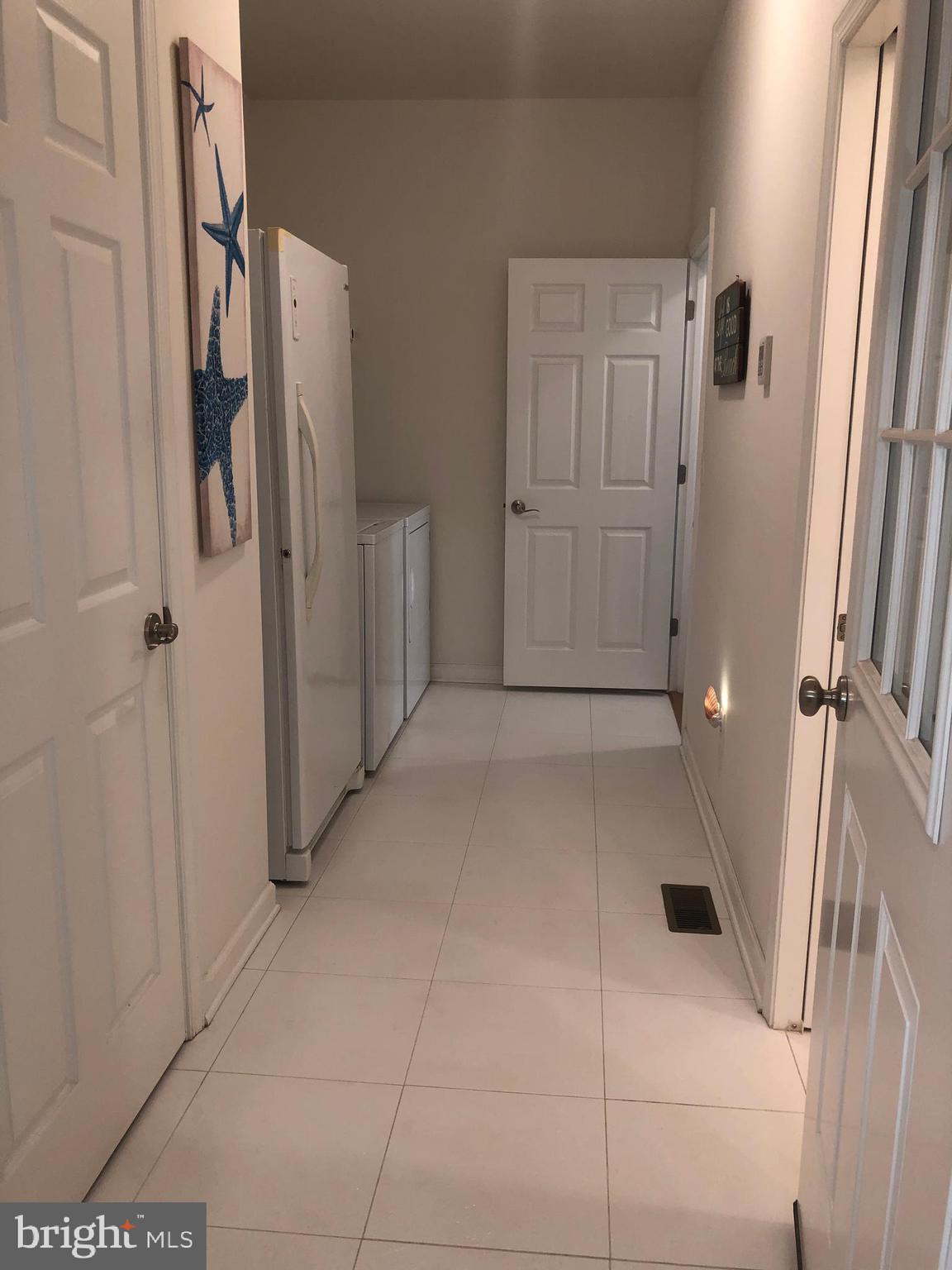 21068 Cool Spring Road Milton, DE 19968 - Photo 57 of 79 Hallway to adjoining In-Law Suite