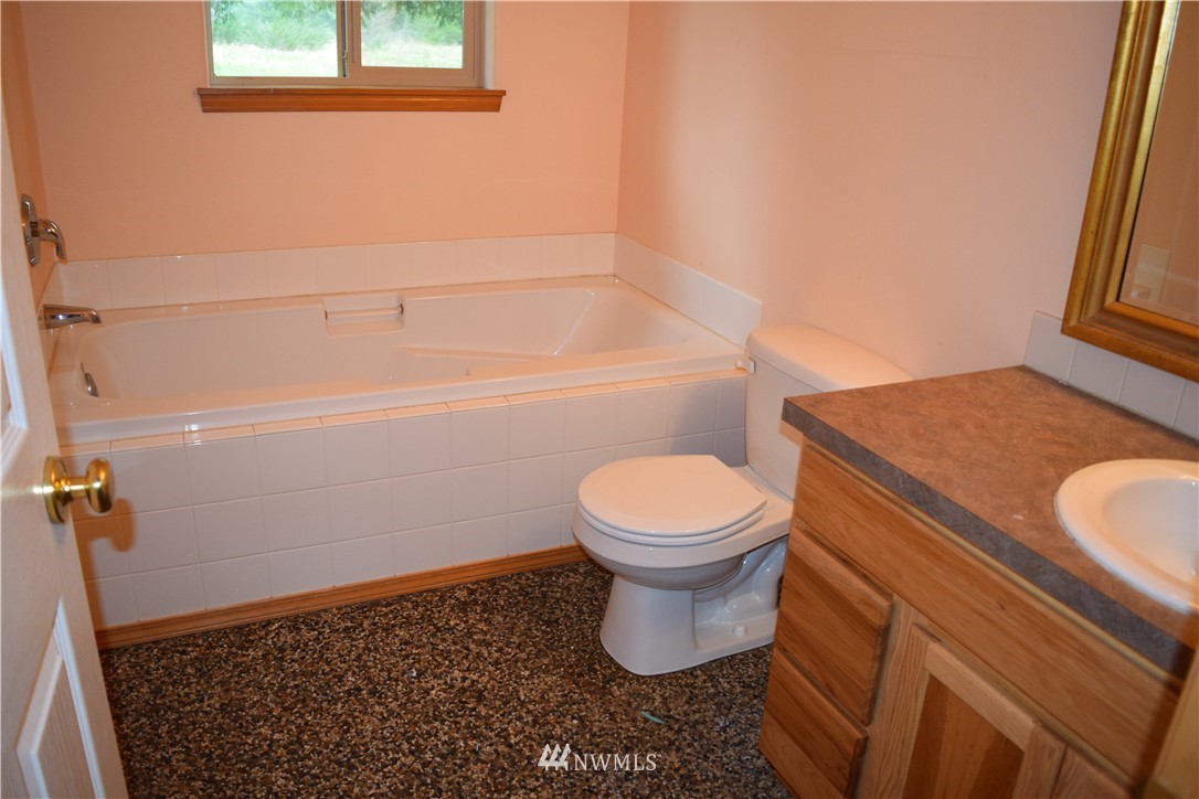 676 North Military Road Winlock, WA 98596 - Photo 15 of 22