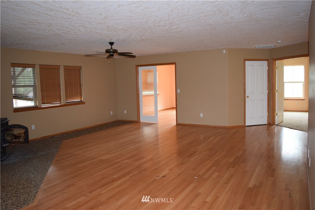 676 North Military Road Winlock, WA 98596 - Photo 9 of 22