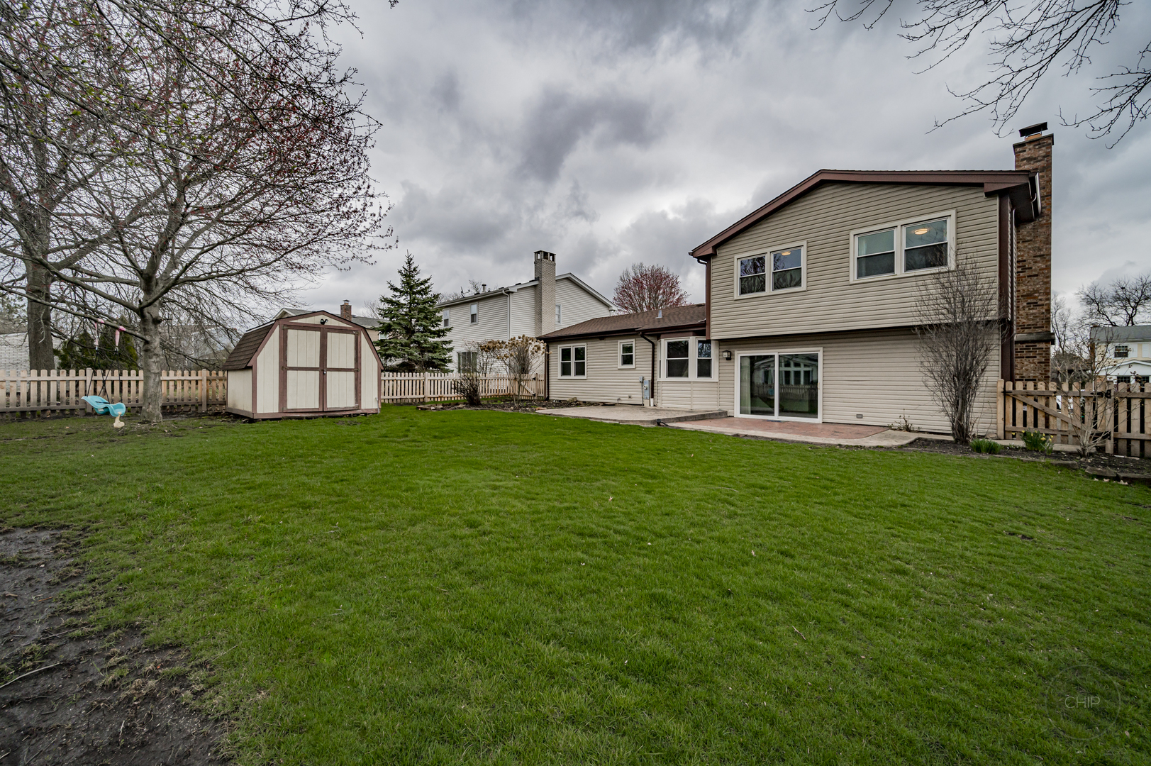 2820 Sun Valley Road Lisle, IL 60532 - Photo 41 of 46 a view of an house with backyard and garden