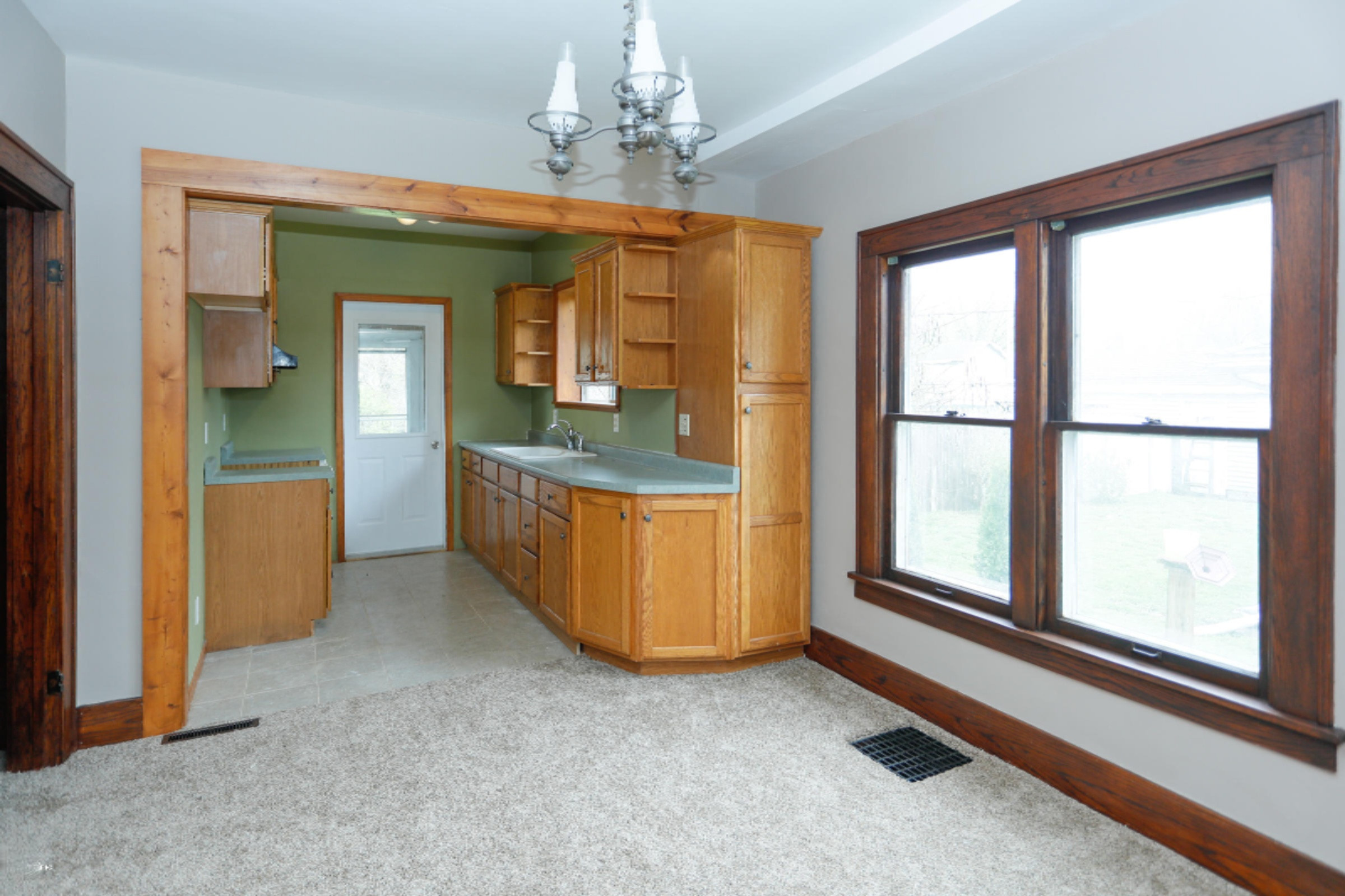 604 Constantine Street Three Rivers, MI 49093 - Photo 6 of 23 604 S Constantine St-107