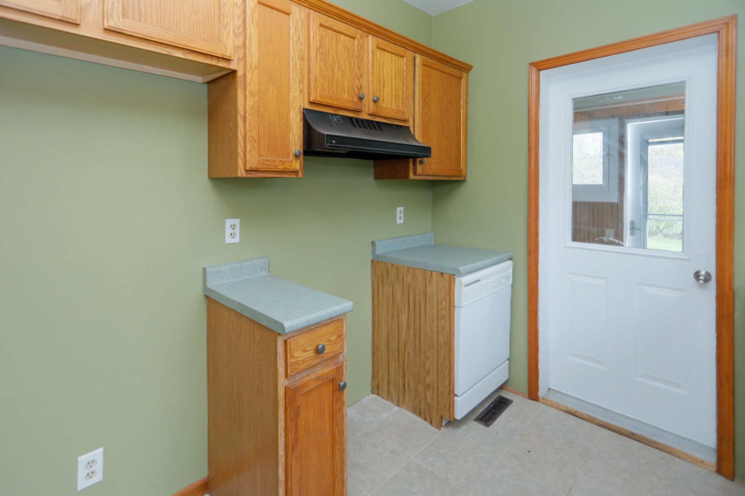 604 Constantine Street Three Rivers, MI 49093 - Photo 8 of 23 604 S Constantine St-109