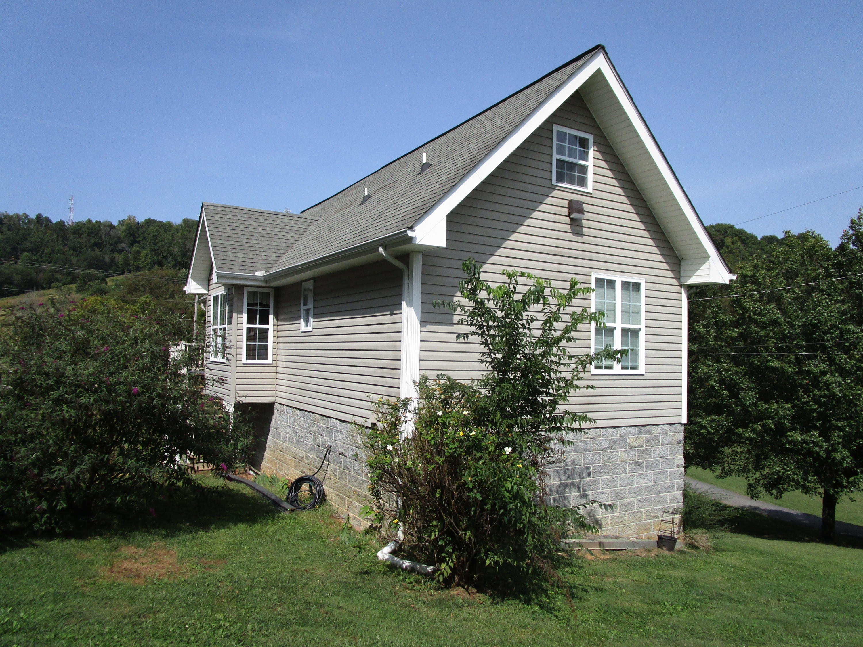 522 Hales Chapel Road Gray, TN 37615 - Photo 18 of 42 IMG_0889