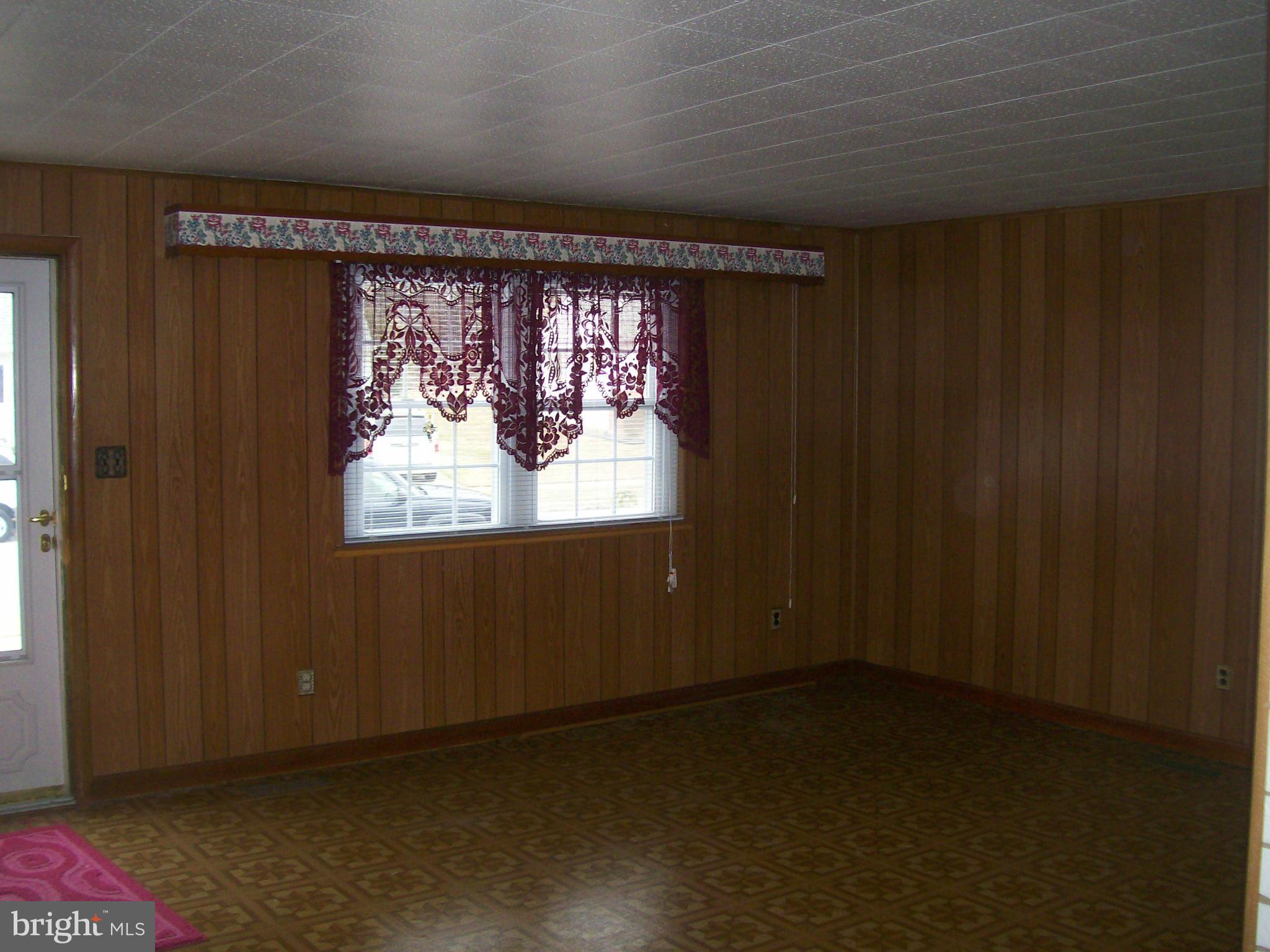 3705 Lambson Road Baltimore, MD 21220 - Photo 13 of 28 Living Room