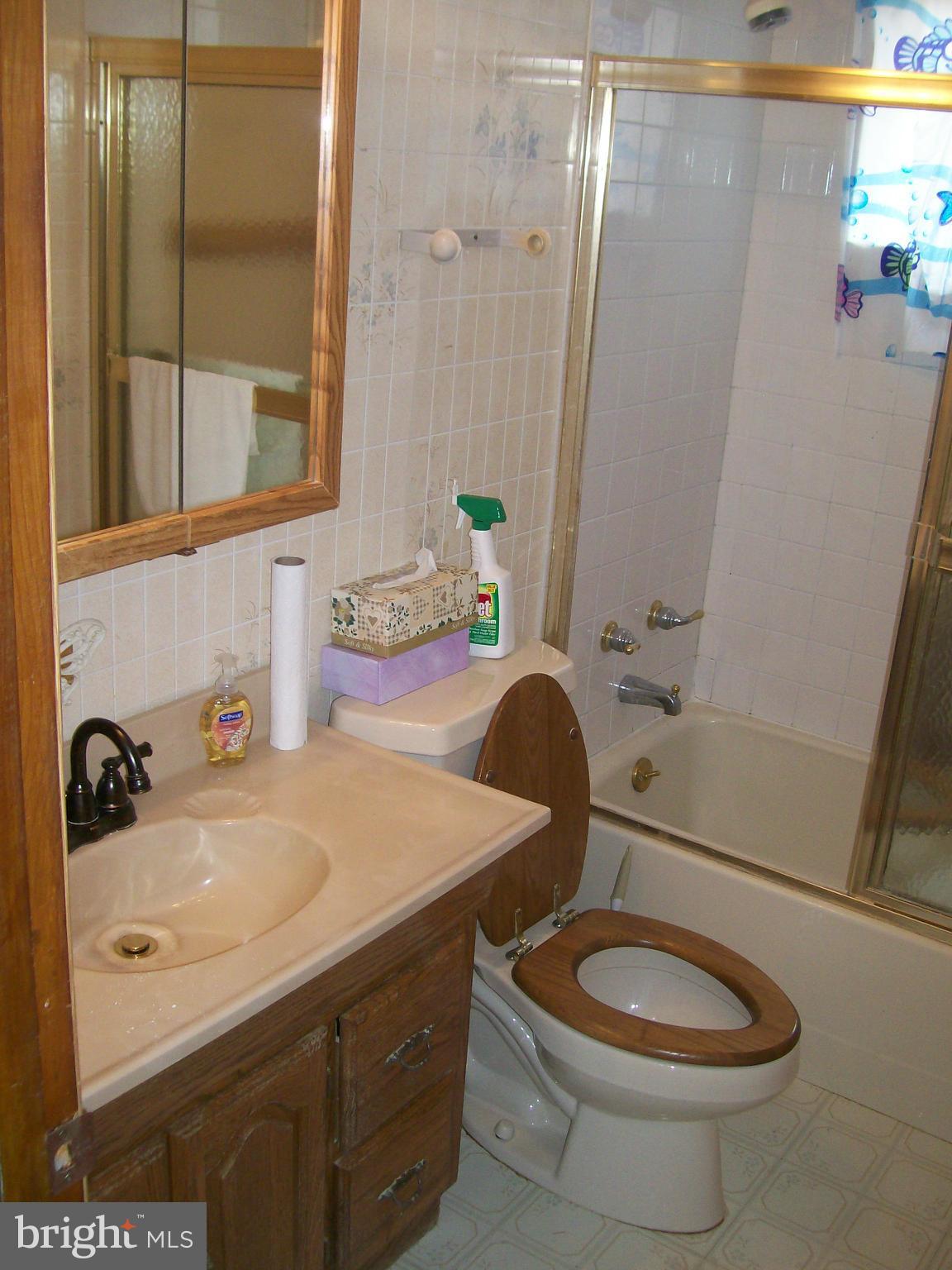 3705 Lambson Road Baltimore, MD 21220 - Photo 16 of 28 Bath
