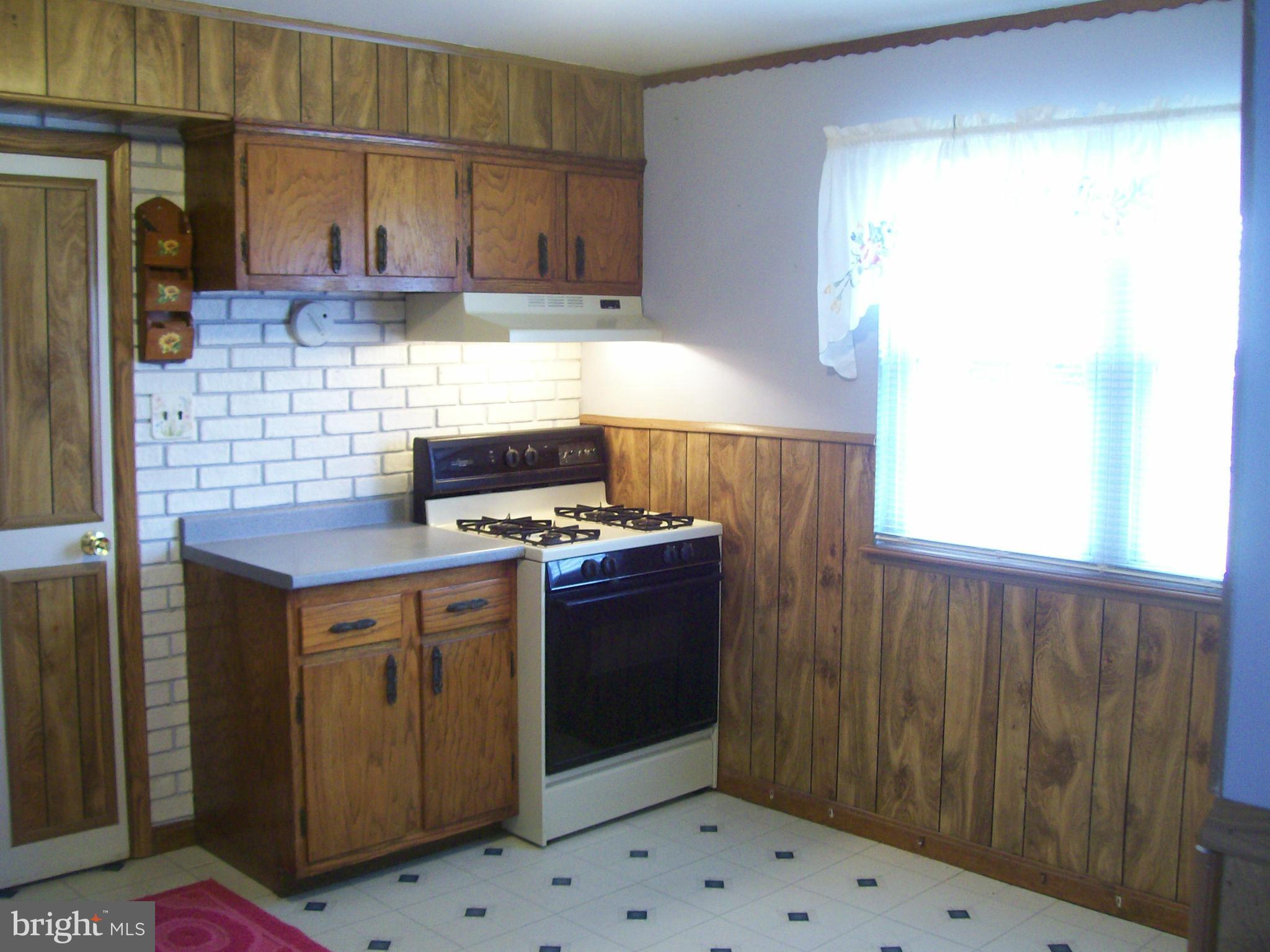 3705 Lambson Road Baltimore, MD 21220 - Photo 8 of 28 Kitchen