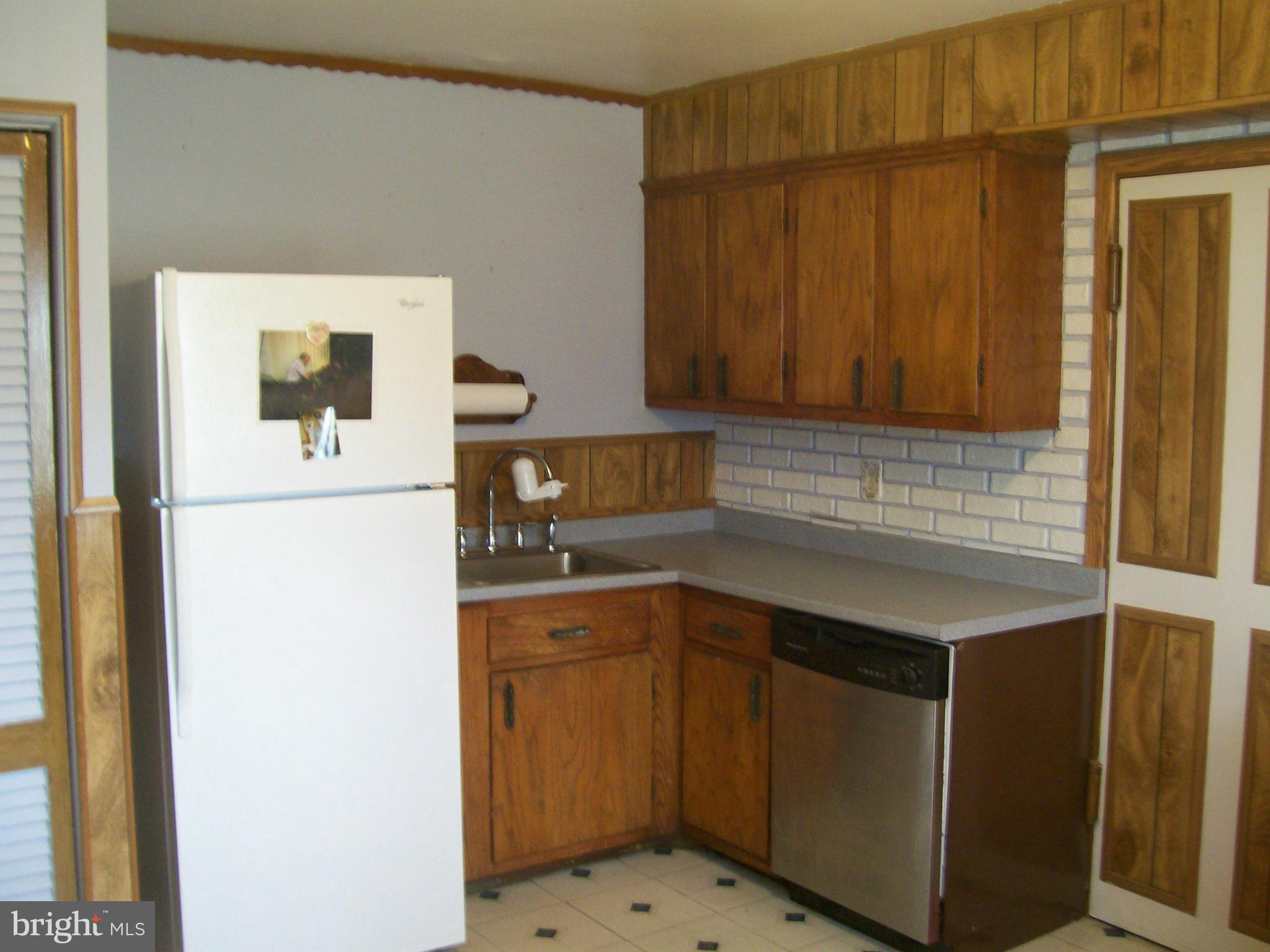 3705 Lambson Road Baltimore, MD 21220 - Photo 9 of 28 Kitchen