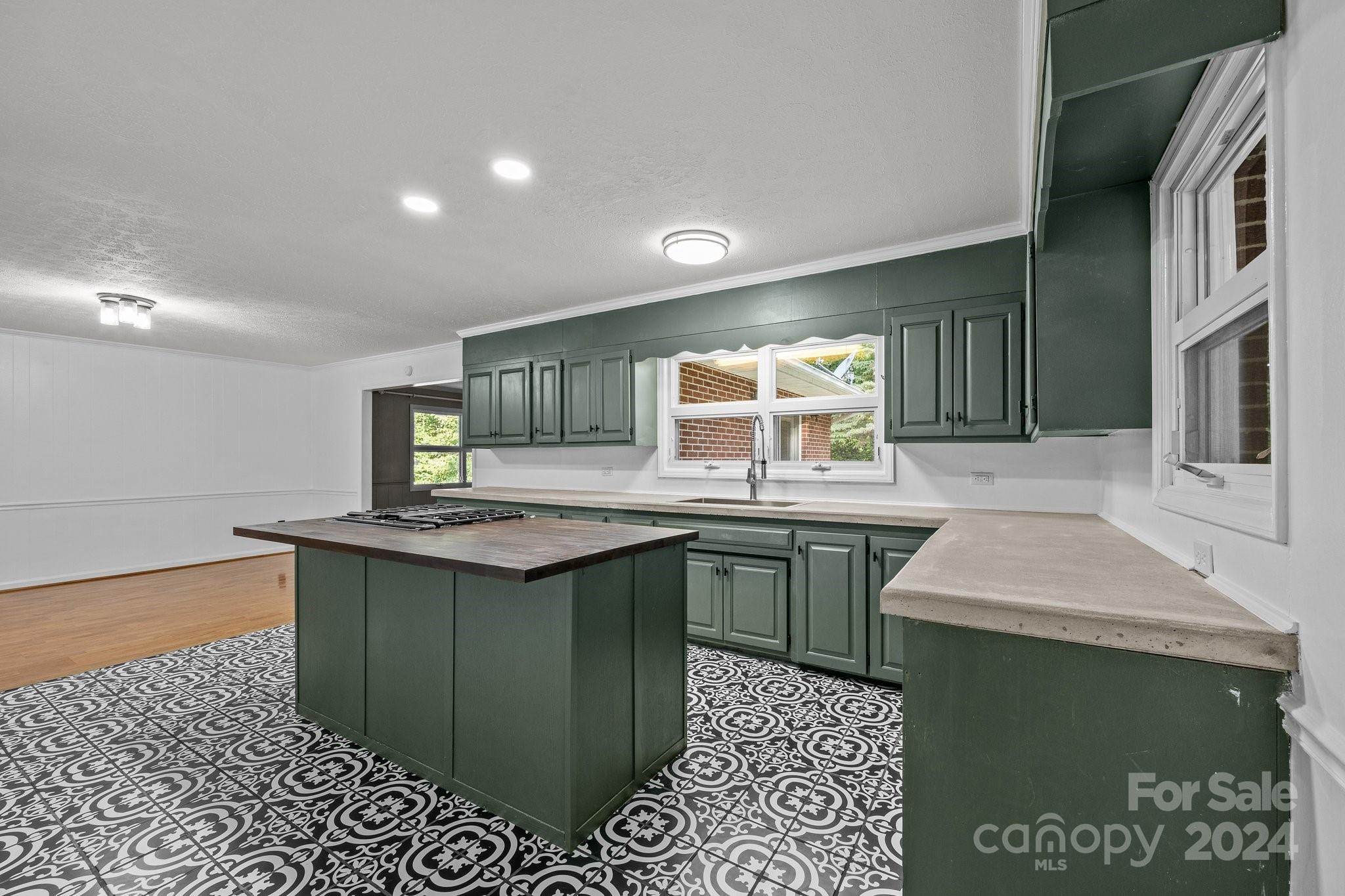 305 Landis Road Marion, NC 28752 - Photo 11 of 32 Gallery Image 11