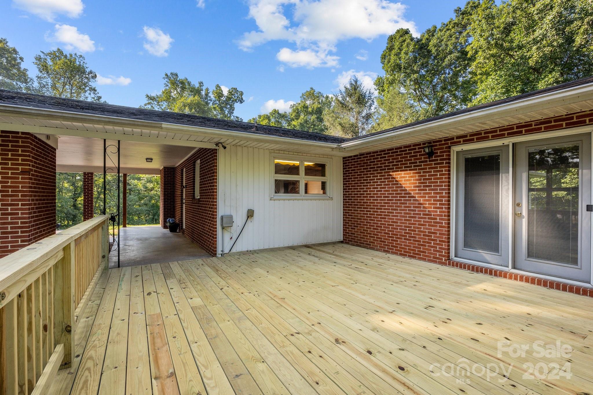 305 Landis Road Marion, NC 28752 - Photo 8 of 32 Gallery Image 8