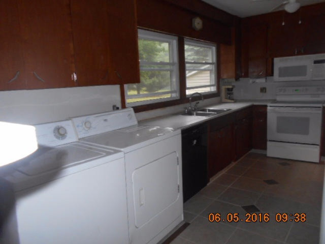 112 South Walhalla Road Branch, MI 49402 - Photo 12 of 22 112 walhalla 017