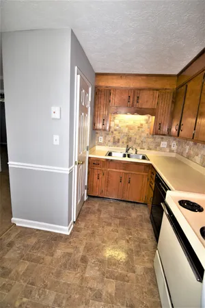 $725 | 214 South 7th Street, Unit D, Clarksville, TN 37040