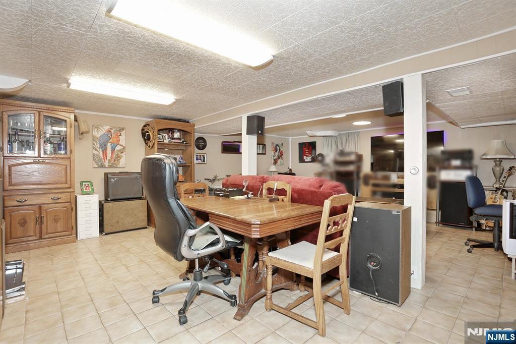 393 New Bridge Road Bergenfield, NJ 07621 - Photo 25 of 37