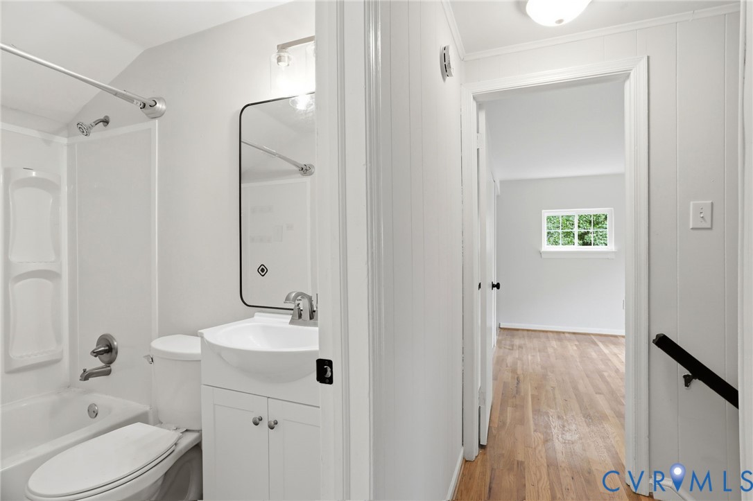 5301 Dalglish Road Richmond, VA 23223 - Photo 31 of 42 Full bathroom featuring a white tub/shower combina