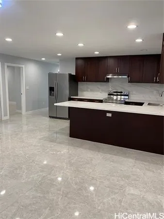 $3,400 | 4186 Kilauea Avenue, Unit DOWNSTAIRS, Honolulu, HI 96816